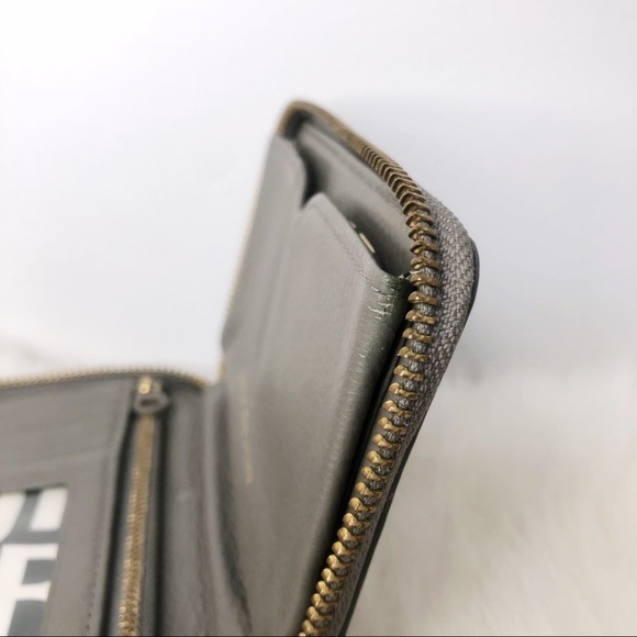 Authentic Marc Jacobs grey wallet wristlet holder - Picture 8 of 11